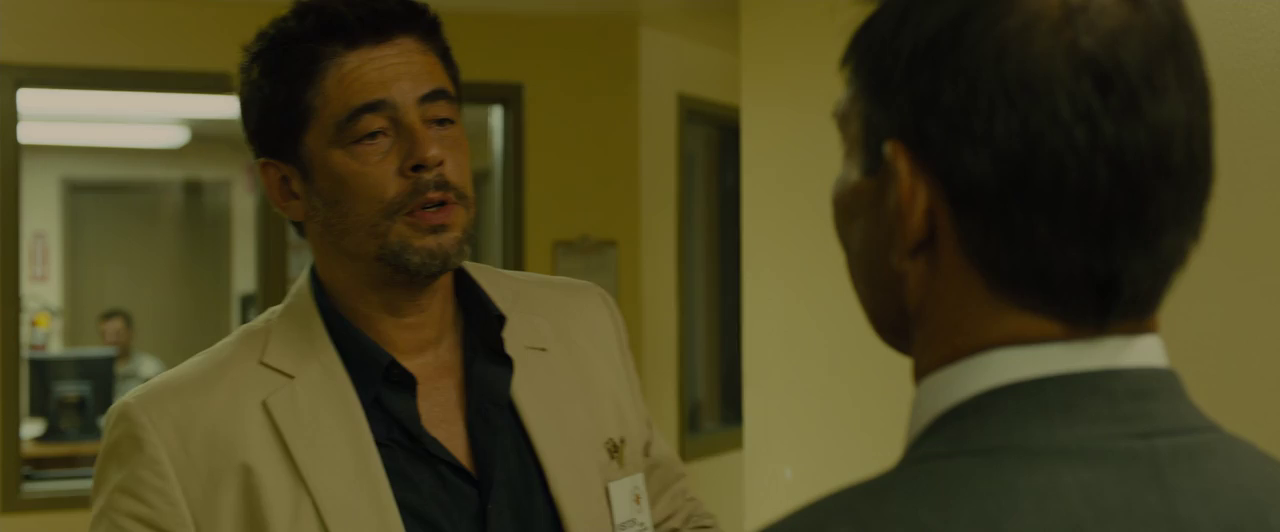 Sicario (2015) BluRay Hindi + English 720p x264 AVC HE-AAC 2.0 ESub.mkv.0001